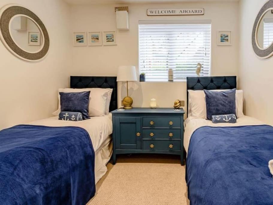 The Hideaway Luxury 5* 2 Bed Garden Apartment スカーバラ エクステリア 写真
