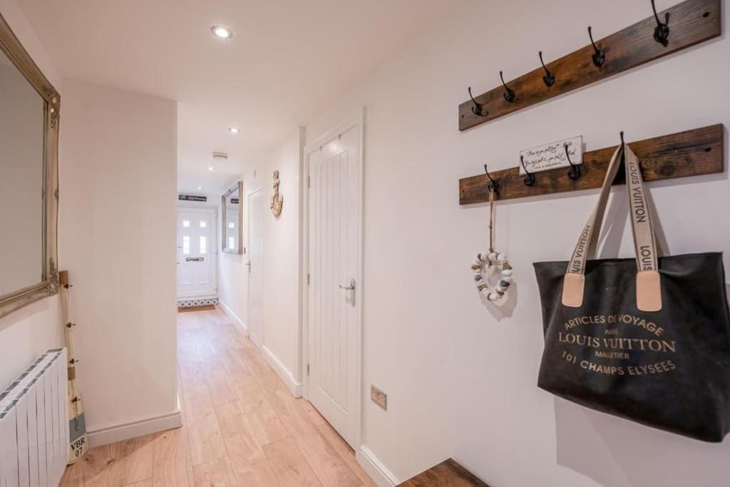 The Hideaway Luxury 5* 2 Bed Garden Apartment スカーバラ エクステリア 写真
